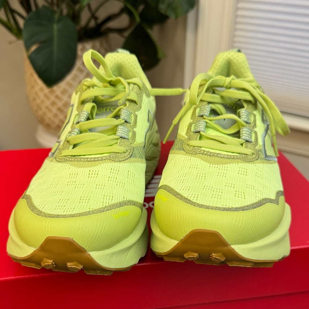 New Balance 9.5 Wide Vibram Outsole Trail Running Rocker Base X Hierro v9 - Picture 8 of 10
